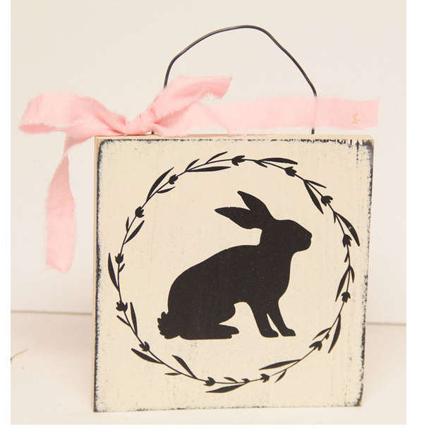Bunny Wreath Plaque on Wire