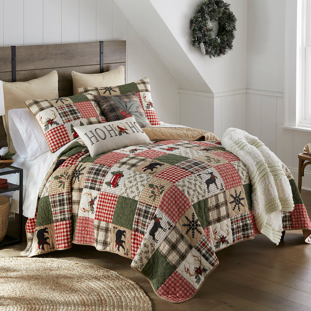 Holly Forest Quilt Set