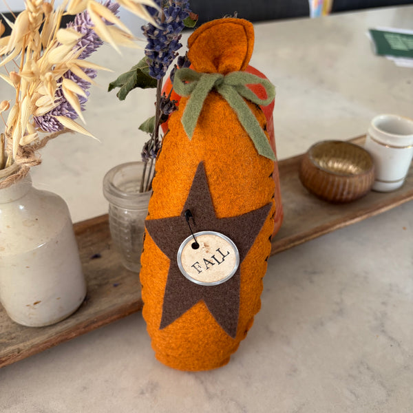 Primitive Pumpkin with Fall Star