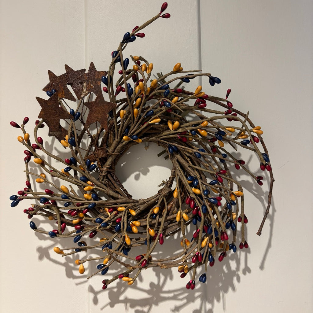 Colonial Mix Pip Berry Wreath with Rusty Stars