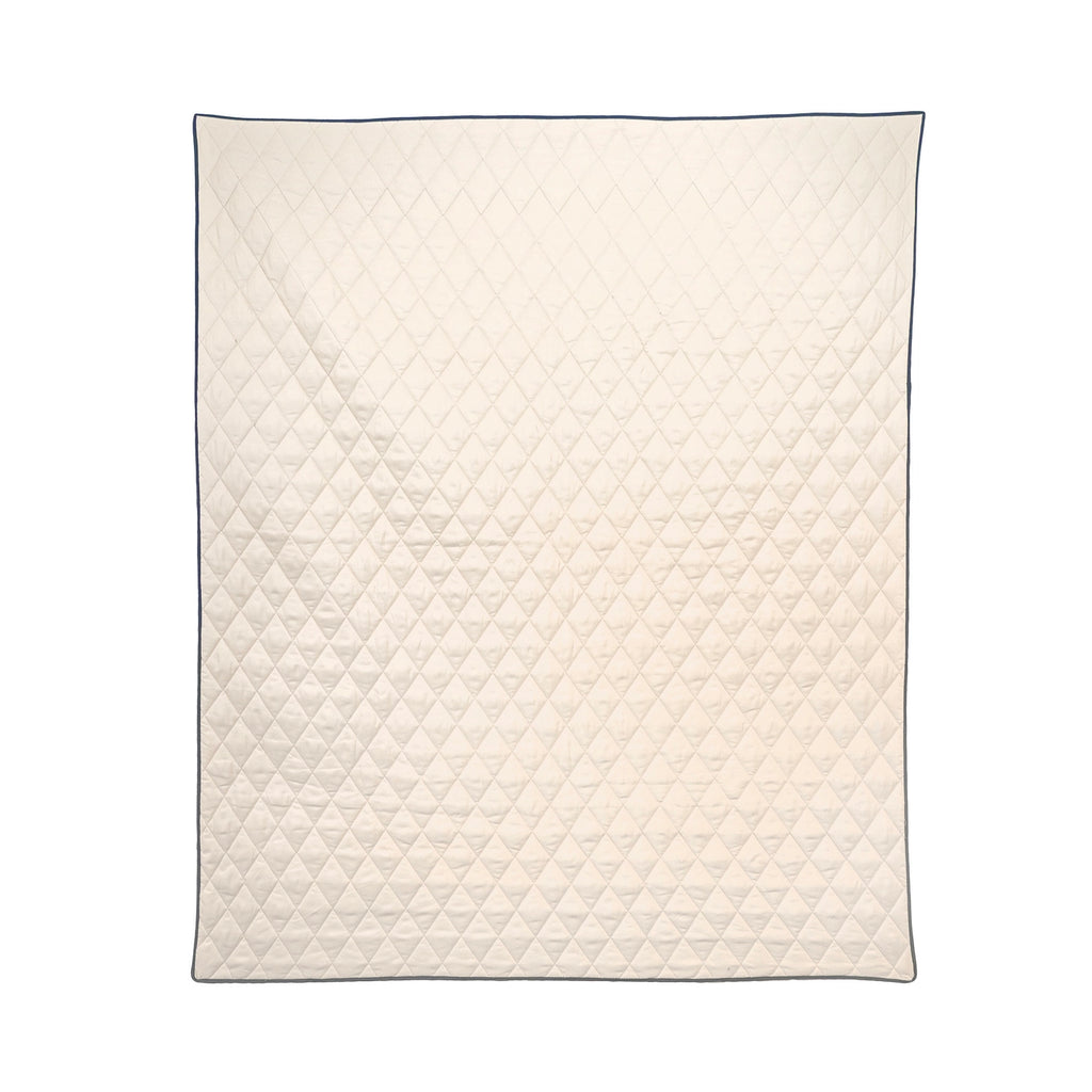 Noel Patch Lightweight Throw Quilt