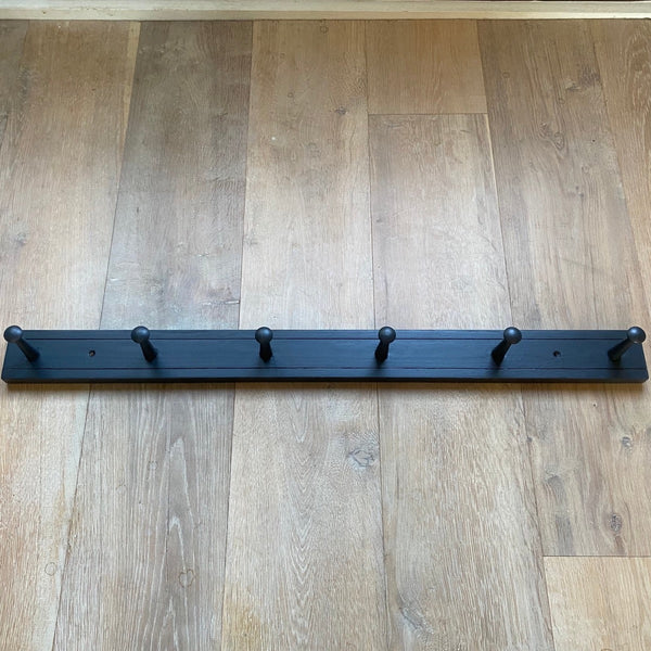 Shaker Peg Rail in F&B Railings