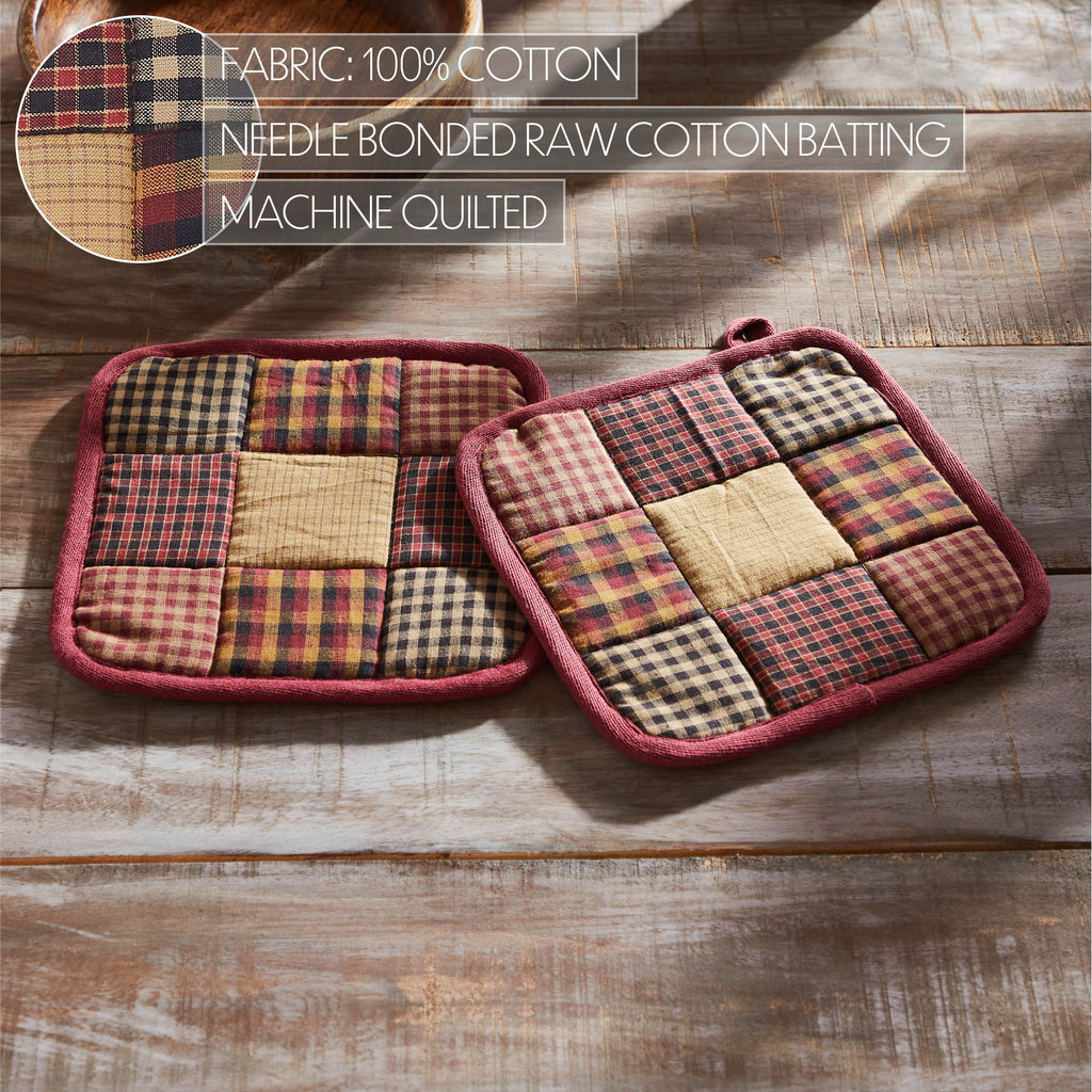 Heritage Farms Primitive Check Pot Holder Set